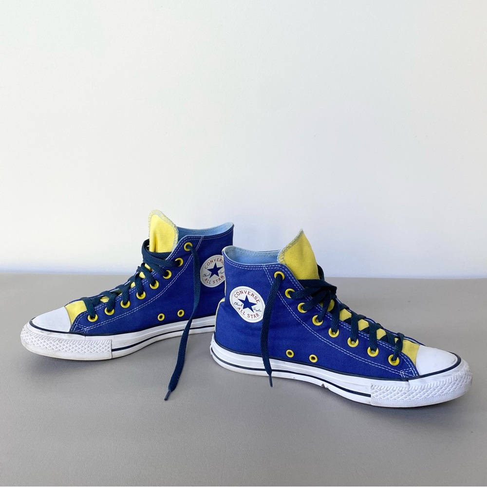Men’s 11/Women’s 9 Converse Chuck Taylor High Tops